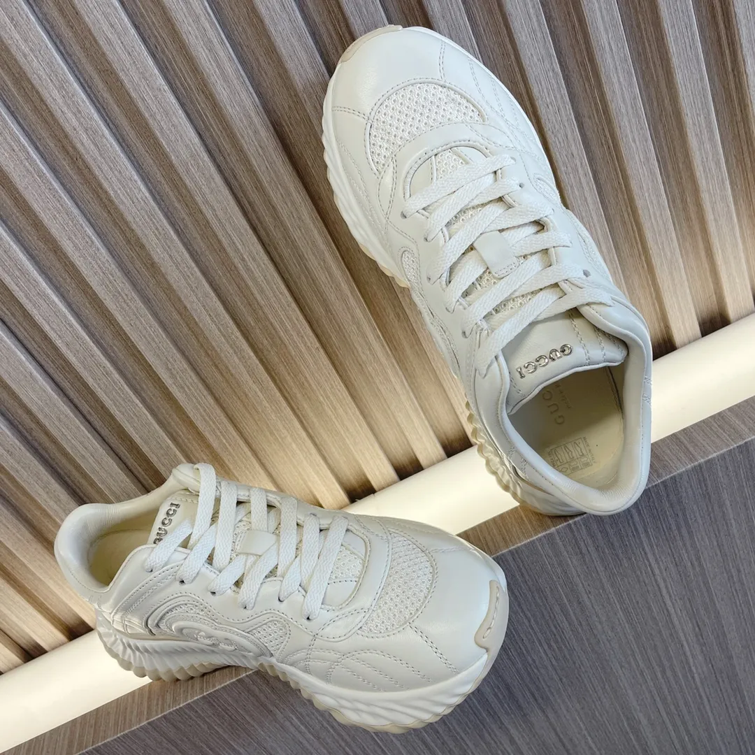 👟👟Ex-factory price 700👟👟 - the latest wave shoes; dad shoes; sports shoes; couple series... Gucci Ripple series sports shoes are made with innovative stitching technology, leather design with three-dimensional interlocking double G leather logo and Gucci letter metal logo embellishment, 3-color combination suction mold technology wavy outsole (soft/shock-absorbing/strong rebound) Original imported sheepskin ➕Original imported sheepskin lining ➕Original open-molded TPU suction mold 3-color outsole (sole thickness 5CM) Women's model 35-40 /